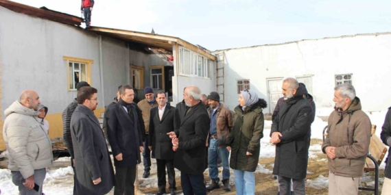 Çaldıran Kaymakamı Süleyman Bakan, Yangın Zarar Gören Camii’yi Ziyaret Etti