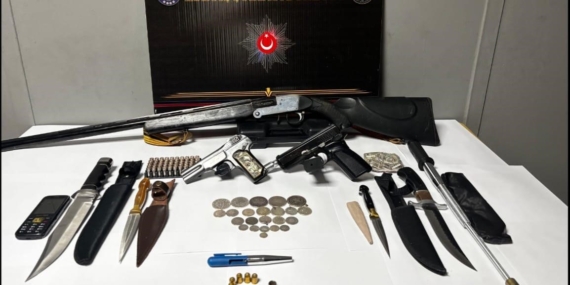 Cinayet Zanlısının Evinin Altında Cephanelik Keşfedildi Cinayet Zanlısının Evinin Altında Cephanelik Keşfedildi