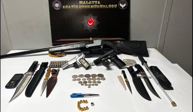 cinayet-zanlisinin-evinin-altinda-cephanelik-kesfedildi-LQFKztwO.jpg