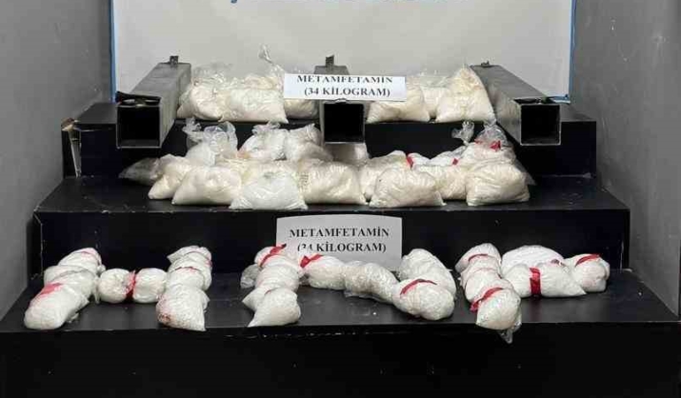 cukurcada-aracta-saklanan-34-kilogram-metamfetaminin-ele-gecirilmesi-hJCjBHhV.jpg