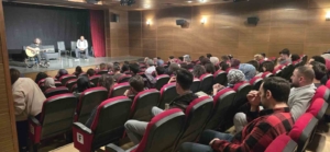 davetsiz-misafir-oyun-ve-muzik-senliginin-buyuleyici-anlari-4vqj8LVR.jpg
