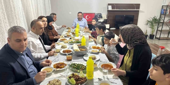 Devlet Korumasındaki Çocuklar ve Şehit Aileleri İftar Sofrasında Buluştu Devlet Korumasındaki Çocuklar ve Şehit Aileleri İftar Sofrasında Buluştu