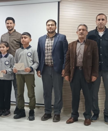 diclede-istiklal-marsi-ve-mehmet-akif-ersoy-temali-siir-yarismasinda-odul-kazanan-ogrenciler-AifjUccw.jpg