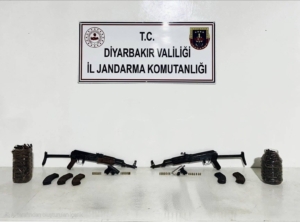 diyarbakir-licede-silah-ve-muhimmat-ele-gecirildi-1vXODYfw.jpg