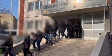diyarbakir-merkezli-rusvet-operasyonu-45-gozalti-26-tutuklama-9mLaM9Ly.jpg