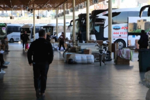 diyarbakir-sehirlerarasi-otobus-terminalinde-bayram-yogunlugu-ilk-uc-gun-icin-rezervasyonlar-tukendi-gdDk8mrJ.jpg