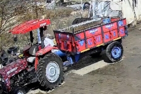 diyarbakirda-agacla-carpisan-otomobilin-surucusu-yaralandi-kazanin-detaylari-qcI8TtZO.jpg