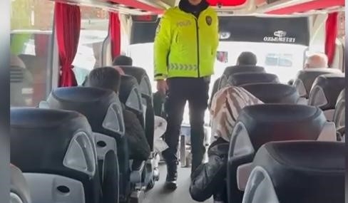 Diyarbakır'da Emniyet Kemeri Kullanımına Dikkat Çekildi Diyarbakır’da Emniyet Kemeri Kullanımına Dikkat Çekildi