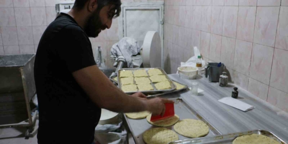 Diyarbakır'da Fırınlarda Ramazan Bayramı Hazırlıkları ve Coşkusu Diyarbakır’da Fırınlarda Ramazan Bayramı Hazırlıkları ve Coşkusu