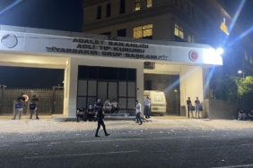 diyarbakirda-gizemli-olum-kadin-evinde-bulundu-esi-gozaltina-alindi-scez6J8Z.jpg