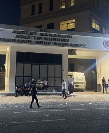 diyarbakirda-gizemli-olum-kadin-evinde-bulundu-esi-gozaltina-alindi-scez6J8Z.jpg