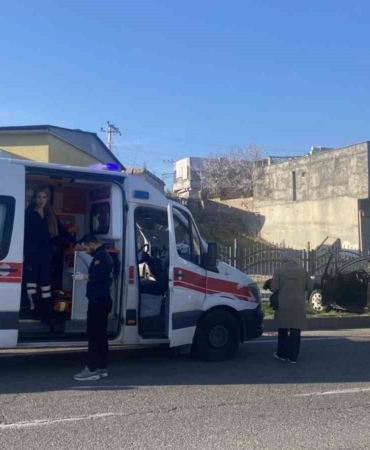 diyarbakirda-minibus-otomobile-carpti-3-cocukla-birlikte-6-yarali-LEdEqPJO.jpg