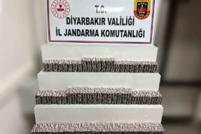 diyarbakirda-uyusturucu-operasyonu-5-kisiden-13552-sentetik-hap-ele-gecirildi-K4tE2NAP.jpg