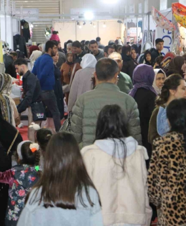 diyarbakirda-yuzde-70e-varan-indirimlerle-alisveris-festivali-yogun-ilgiyle-karsilandi-FDZybSix.jpg