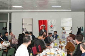 egitim-dunyasi-iftar-sofrasinda-bir-araya-geldi-dDldimle.jpg