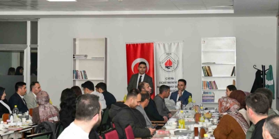 Eğitim Dünyası İftar Sofrasında Bir Araya Geldi Eğitim Dünyası İftar Sofrasında Bir Araya Geldi