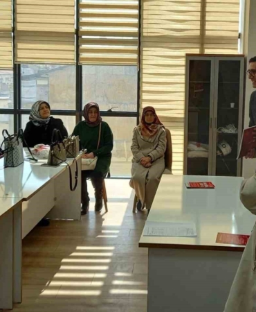 elazig-belediyesinden-isitme-engelli-kadinlara-yonelik-dijital-egitim-projesi-tEBAvdRH.jpg