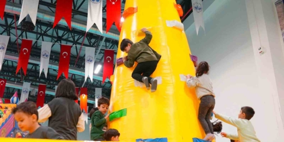 Elazığ Belediyesi'nin Ramazan Etkinlikleri Çocuklara Neşeli Anlar Sunuyor Elazığ Belediyesi’nin Ramazan Etkinlikleri Çocuklara Neşeli Anlar Sunuyor