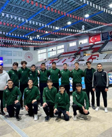 elazig-genclik-spor-kulubu-su-topu-takiminin-basarisi-jTRKMZre.jpg