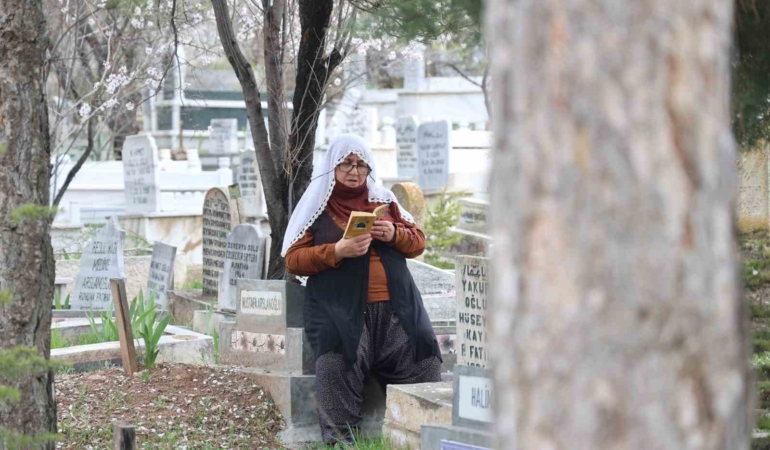 elazig-mezarliklarinda-artan-yogunluk-nedenleri-ve-sonuclari-7OBP34cX.jpg