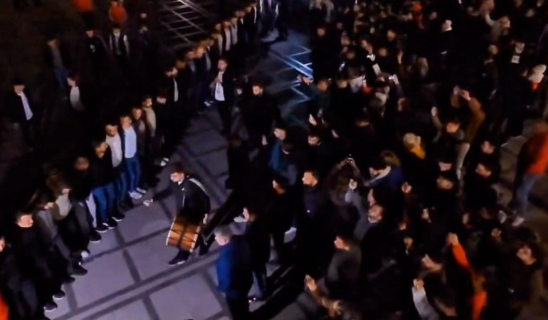elazigda-23-geleneksel-sahur-halayi-kutlamalari-y8nCp9VV.jpg