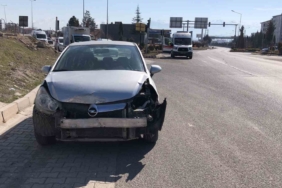 elazigda-ambulans-ile-otomobil-carpisti-2-yarali-N9DWvCRf.jpg