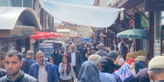 Elazığ'da Bayram Öncesi Yoğunluk: Hazırlıklar ve Beklentiler Elazığ’da Bayram Öncesi Yoğunluk: Hazırlıklar ve Beklentiler
