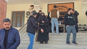 elazigda-bir-dilencinin-saatlik-kazanci-dudak-ucuklatti-tam-750-lira-KIF7vBtV.jpg