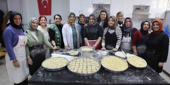 Elazığ'da Eğitim ve Bayram Hazırlıkları: İki Yüzlü Bir Süreç Elazığ’da Eğitim ve Bayram Hazırlıkları: İki Yüzlü Bir Süreç