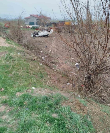 elazigda-iki-arac-carpisti-bahceye-ucan-aracta-6-yarali-qWzDh9vB.jpg