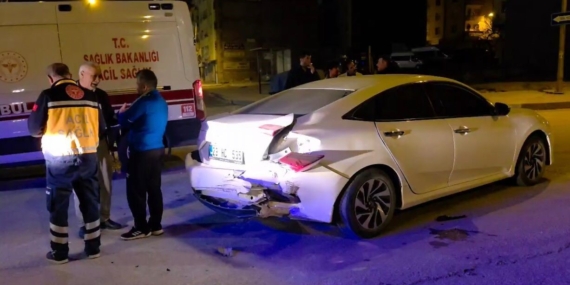 Elazığ'da İki Araç Çarpıştı: Yaralılar Var! Elazığ’da İki Araç Çarpıştı: Yaralılar Var!