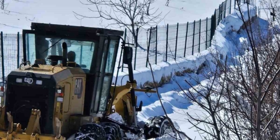Elazığ'da Kar Yağışı Sonrası Köy Yollarında Çalışmalar Devam Ediyor Elazığ’da Kar Yağışı Sonrası Köy Yollarında Çalışmalar Devam Ediyor
