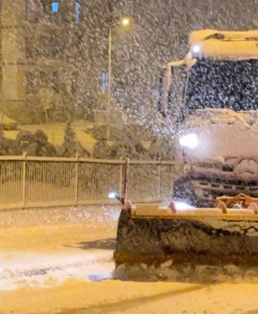 elazigda-karla-mucadele-ekiplerinin-yogun-calismalari-devam-ediyor-ZA9NONan.jpg