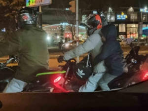 elazigda-kasksiz-motosikletle-tehlikeli-yolculuk-6VMwMN5h.jpg