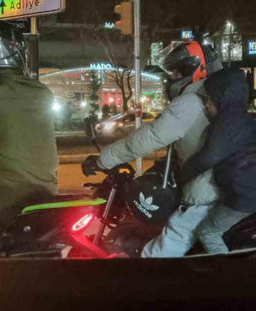 elazigda-kasksiz-motosikletle-tehlikeli-yolculuk-6VMwMN5h.jpg