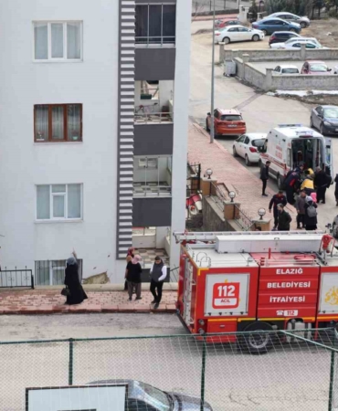 elazigda-otomobil-apartman-bosluguna-dustu-1-yarali-au4H1aKb.jpg