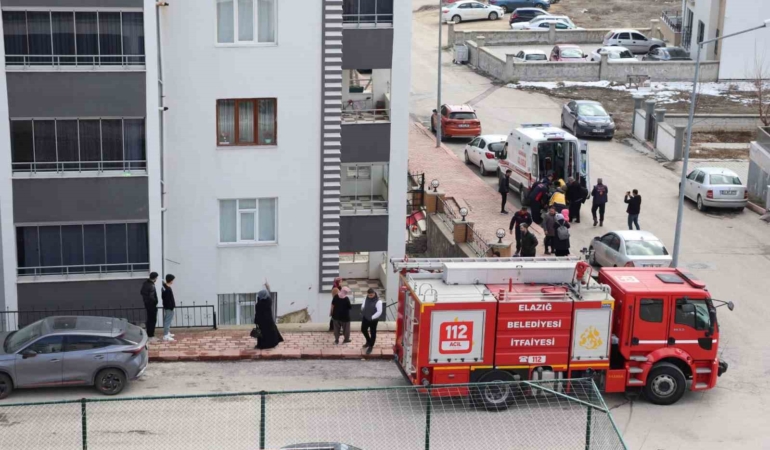 elazigda-otomobil-apartman-bosluguna-dustu-1-yarali-au4H1aKb.jpg
