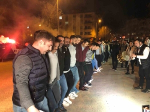 elazigda-sahur-halayi-renkli-goruntulerle-dolu-bir-gece-aenBnBmB.jpg