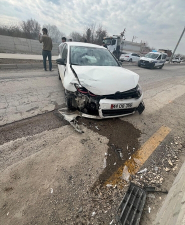 elazigda-trafik-kazasi-2-yarali-aRMGR2aY.jpg
