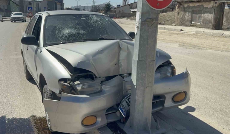 elazigda-trafik-kazasi-3-yarali-tB3mTlR2.jpg