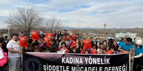 Elazığ’dan Batman’a Kardeşlik Eli: Köy Okulundaki Çocuklara Unutulmaz Gün Elazığ’dan Batman’a Kardeşlik Eli: Köy Okulundaki Çocuklara Unutulmaz Gün