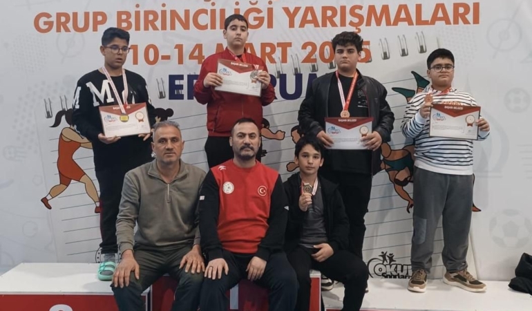 elazigin-gururu-gures-takimi-5-madalya-ile-dondu-SFeZ3aNh.jpg