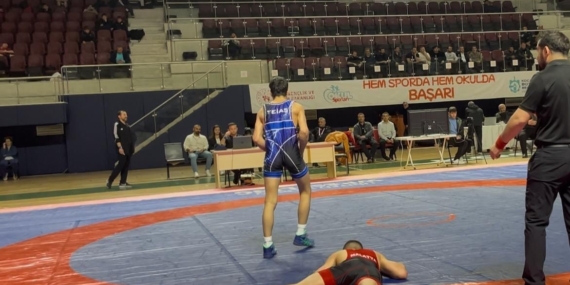 Elazığlı Güreşçinin Türkiye Şampiyonluğu: Başarı Hikayesi Elazığlı Güreşçinin Türkiye Şampiyonluğu: Başarı Hikayesi