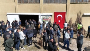 erciste-meyve-fidani-dagitimi-bahceleri-yesertme-projesi-z1NZ3pBu.jpg