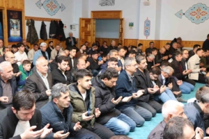 erzurumda-bayram-namazi-coskusuyla-dolu-bir-gun-2Xrw5AG4.jpg