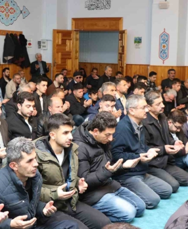 erzurumda-bayram-namazi-coskusuyla-dolu-bir-gun-2Xrw5AG4.jpg