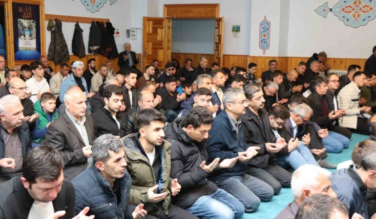erzurumda-bayram-namazi-coskusuyla-dolu-bir-gun-2Xrw5AG4.jpg