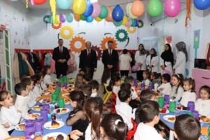 erzurumda-miniklerin-tekne-orucu-iftar-bulusmasi-UBfXB3nv.jpg