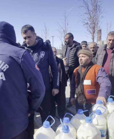 erzurumda-sut-ureticileri-artan-maliyetlere-isyan-etti-1mJFRZiG.jpg