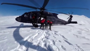 erzurumun-cat-ilcesinde-mahsur-kalan-vatandas-askeri-helikopterle-kurtarildi-X7fgXBmZ.jpg